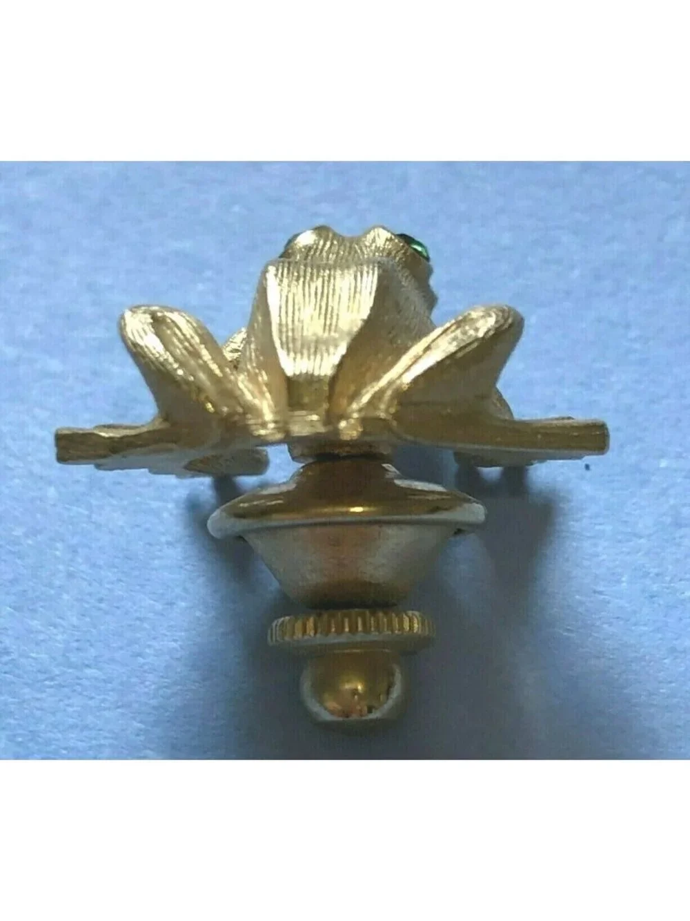 Avon Frog Gold Tone Tie Tack Lapel Pin Green Eyes Faux Gemstones Brooch EUC